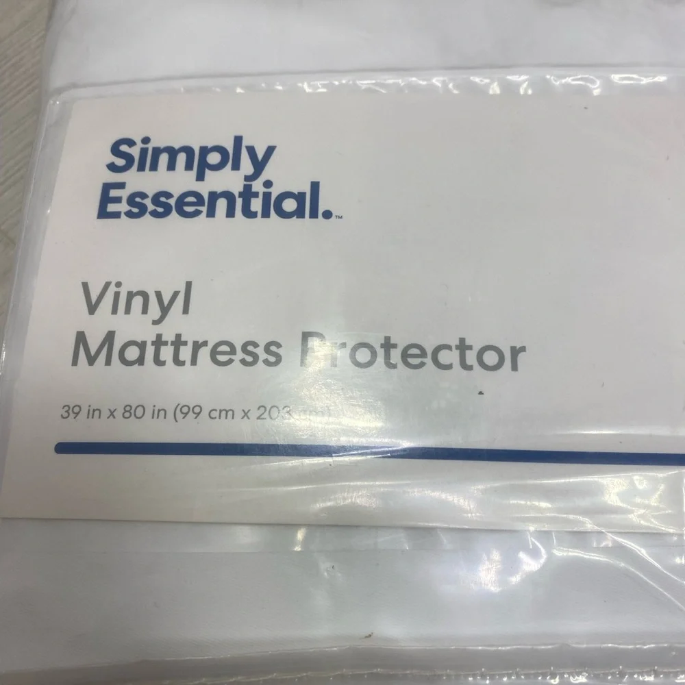 White Vinyl Mattress Protector - Twin XL